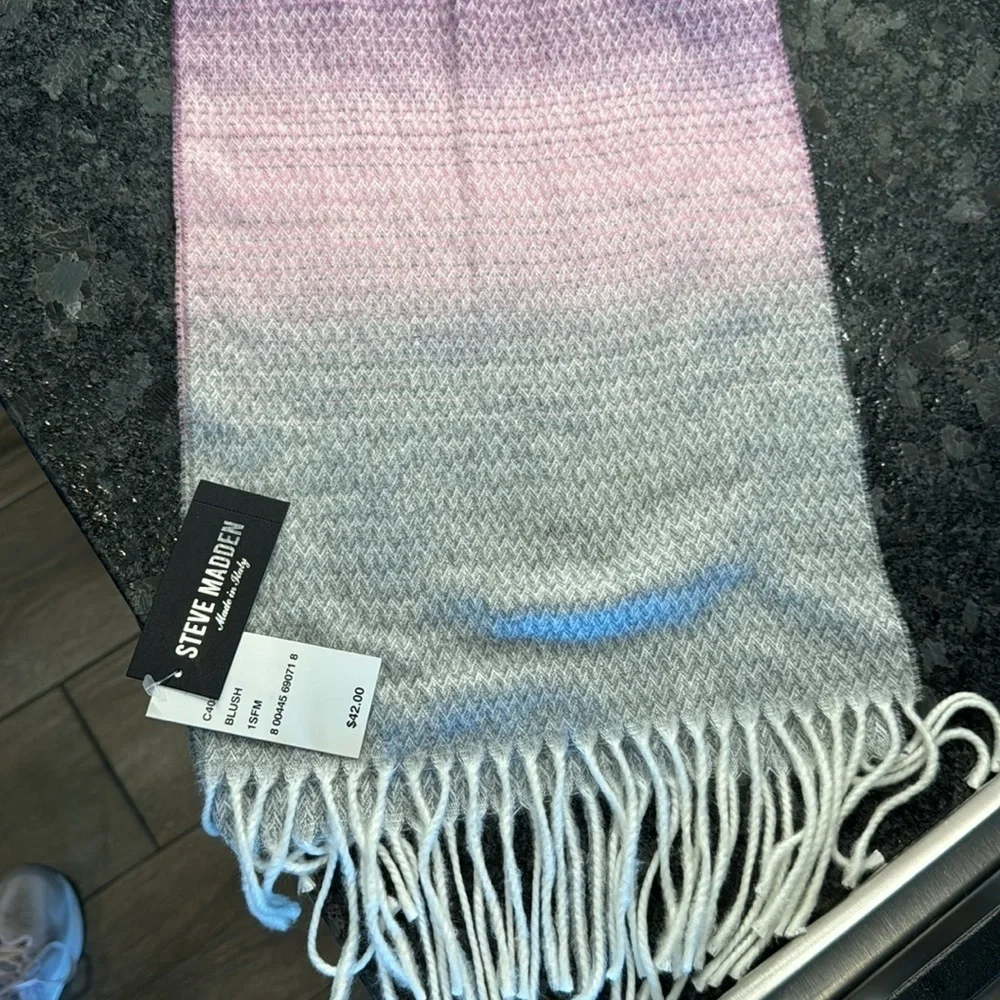 NWT Steve Madden ombré pink and gray scarf